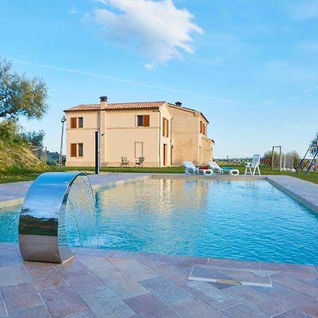 Agriturismo Nido Delle Rondini Macerata Exterior photo