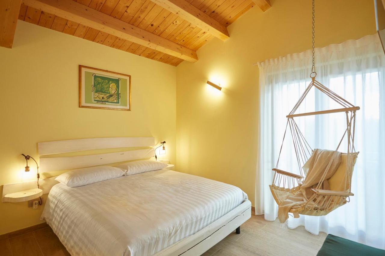 Agriturismo Nido Delle Rondini Macerata Exterior photo