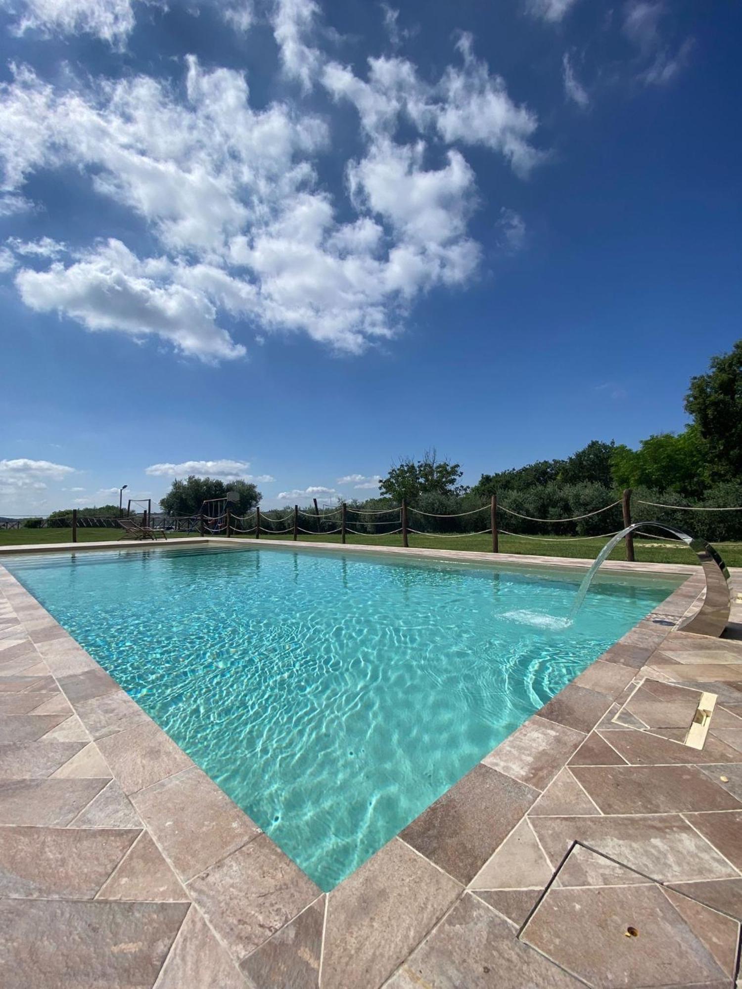 Agriturismo Nido Delle Rondini Macerata Exterior photo